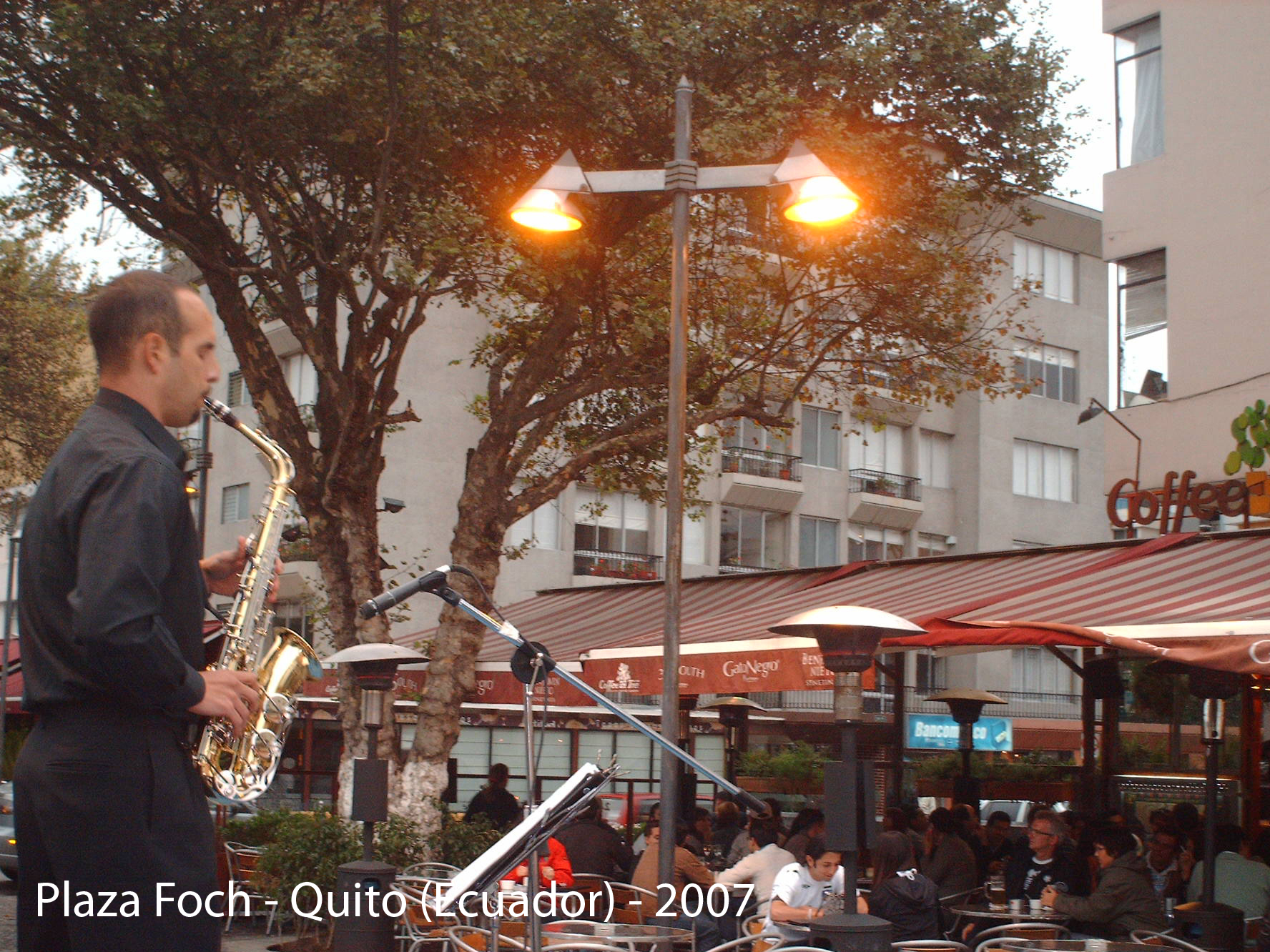 Plaza Foch show musical en vivo