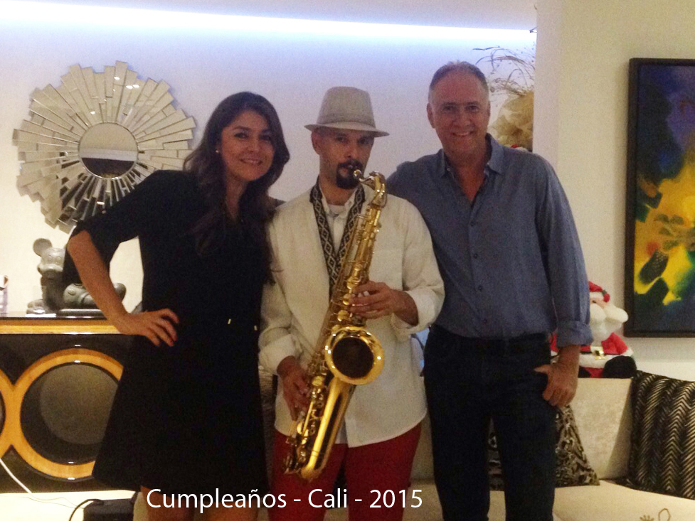 Evento social serenata con saxofon