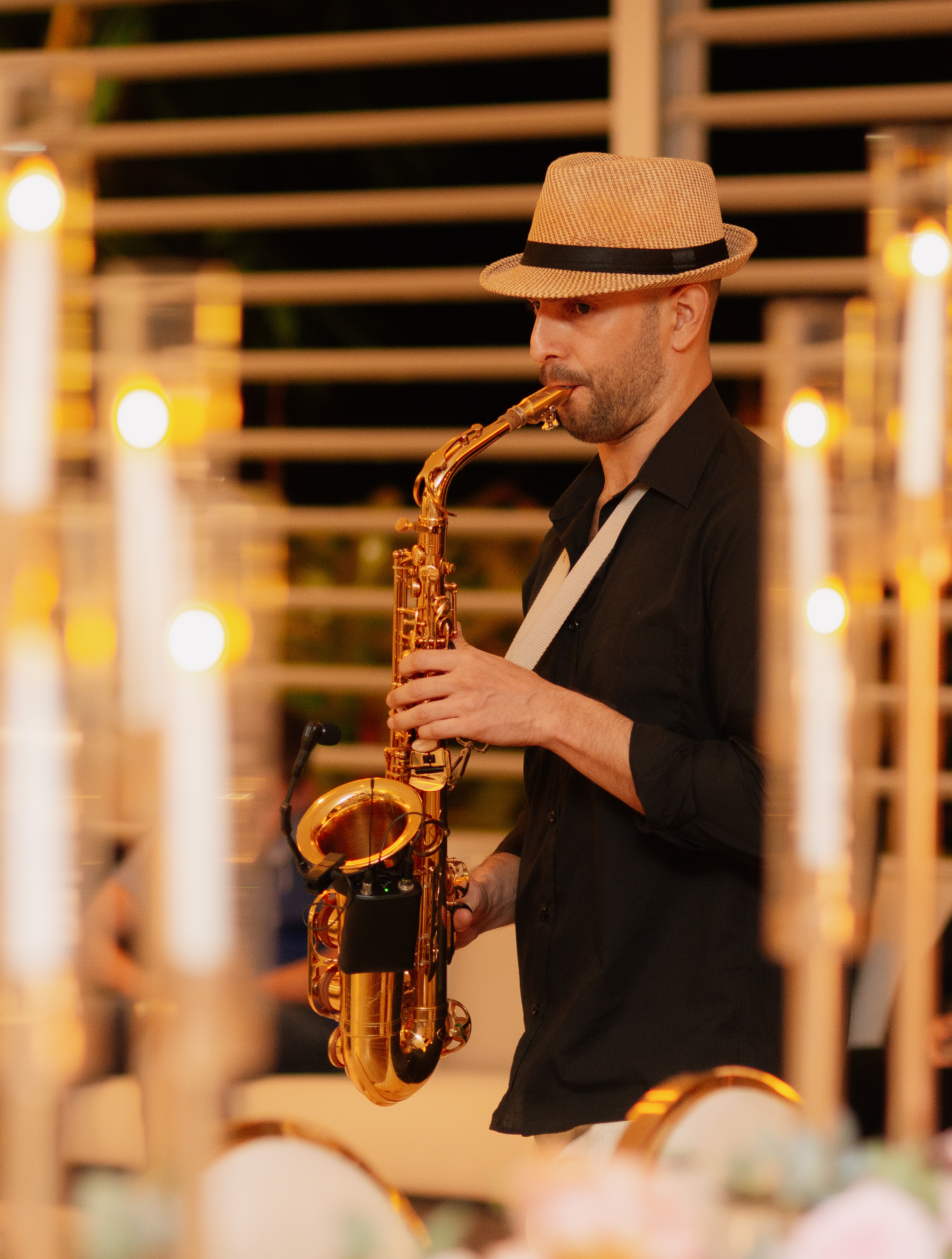 Saxofonista para cenas elegantes