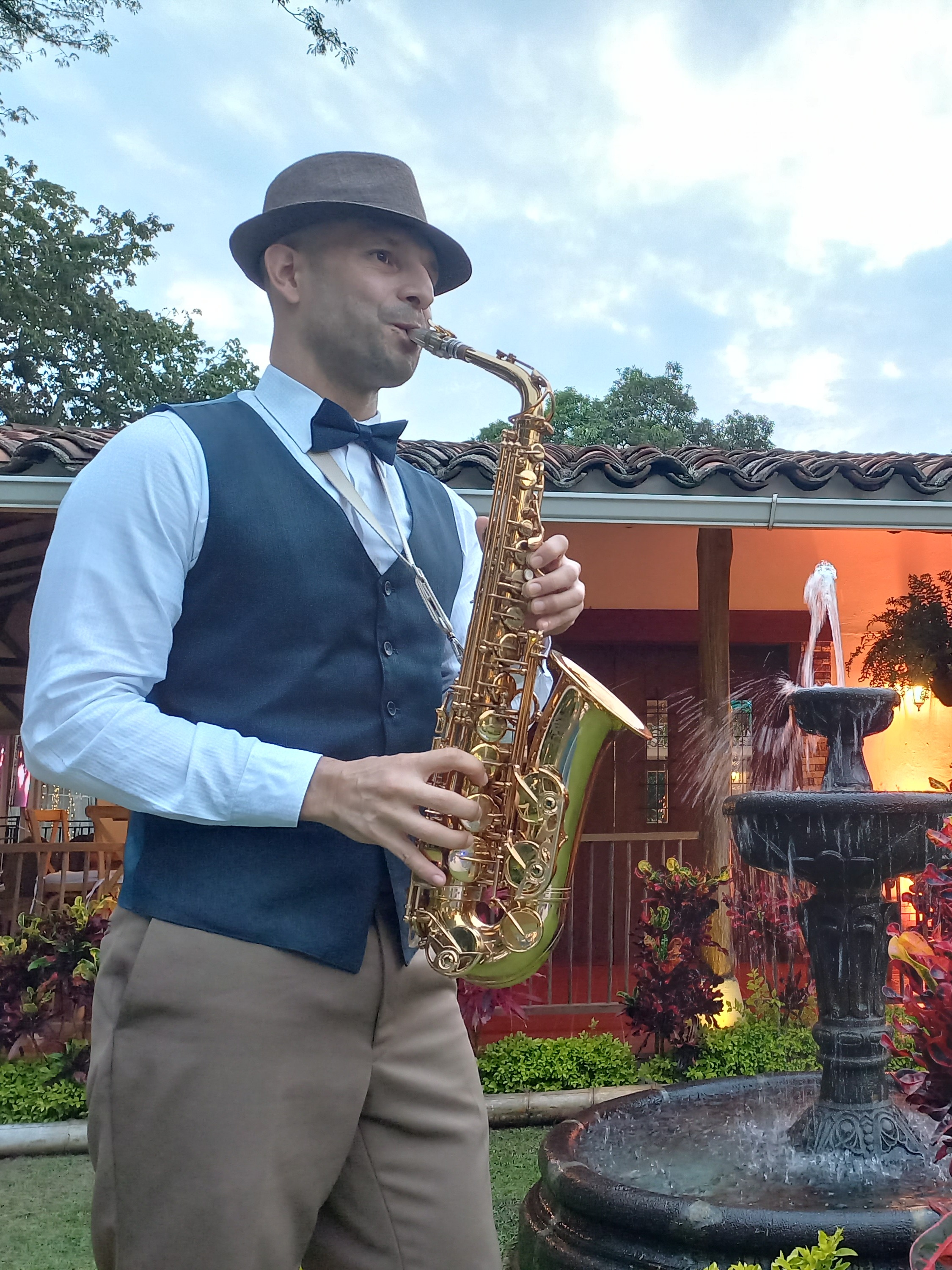 saxofonista para matrimonios en Cali